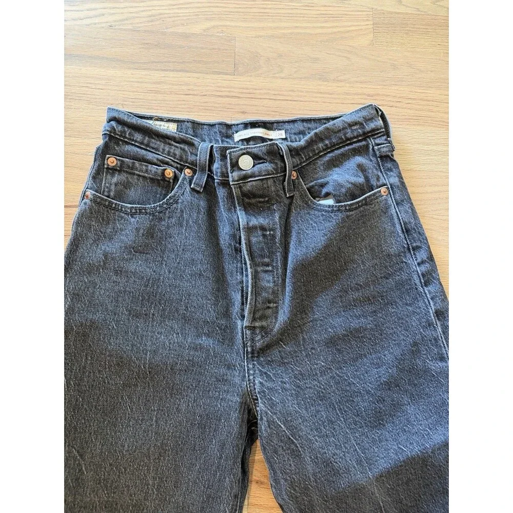 Women’s Levi's Ribcage Ankle Straight Leg Jeans- Washed Black Size 28